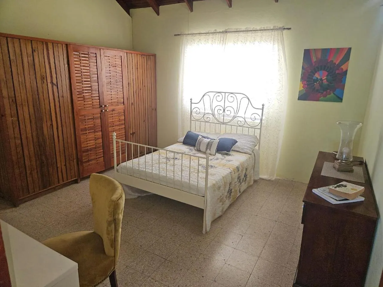 Homestay Suite Georgiana - Ensuite Double Bedroom, Cardiff Hall, Runaway Bay, One Mile To Beaches, 1 Hour From Montego Bay Airport