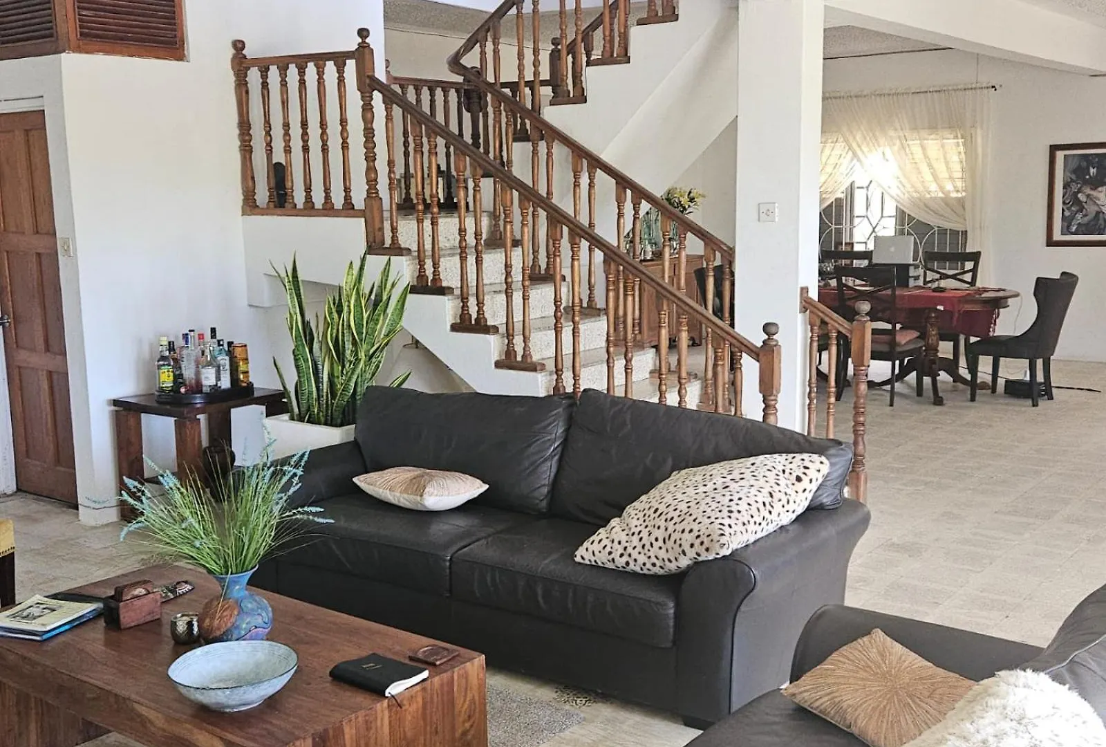 Homestay Suite Georgiana - Ensuite Double Bedroom, Cardiff Hall, Runaway Bay, One Mile To Beaches, 1 Hour From Montego Bay Airport Jamaica